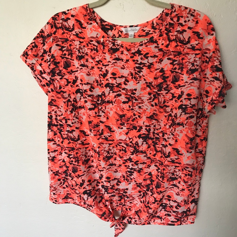 Colorful top,nice to the body good for summer days